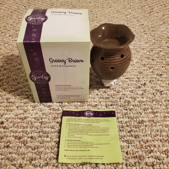 Scentsy Other - SCENTSY GROOVY BROWN Plug-In Warmer Nightlight